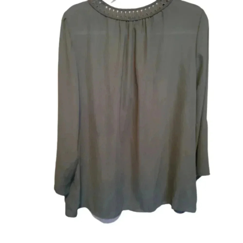 Zenobia Olive green blouse NWT - Picture 2 of 11